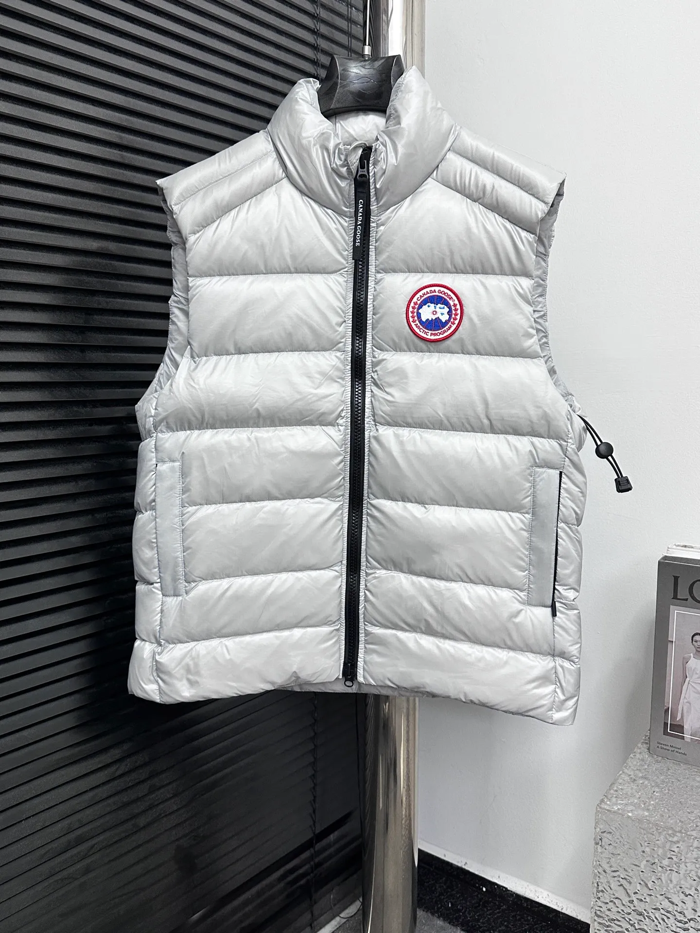 P560 [Canada Goose] CROFTON light down vest R water-repellent treatment Winall windproof fabric 700-fill down capacity Original molding Detailed production The upper body effect is stunning Exclusively available on the Xiaohongshu purchasing platform The highest version on the market Code number: XS-XXL